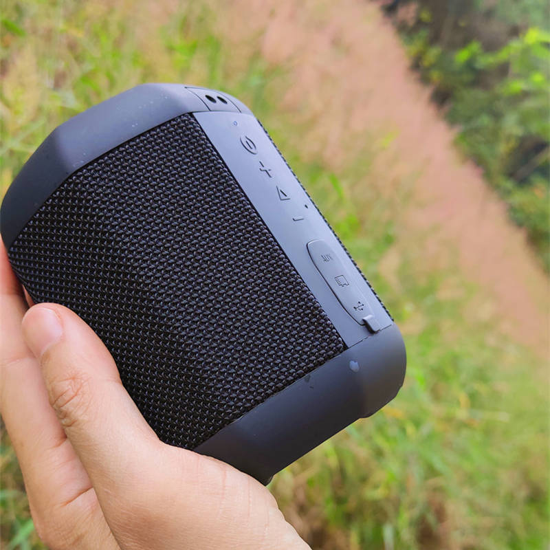 Fabric Waterproof Bluetooth Speaker Fabric Waterproof Bluetooth Speaker